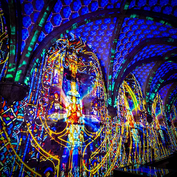 Chartres 1000 ans d'éclat le spectacle historique commenté par Stephane Bern